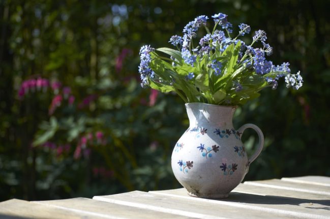Pomněnky v malovaném džbánku.
