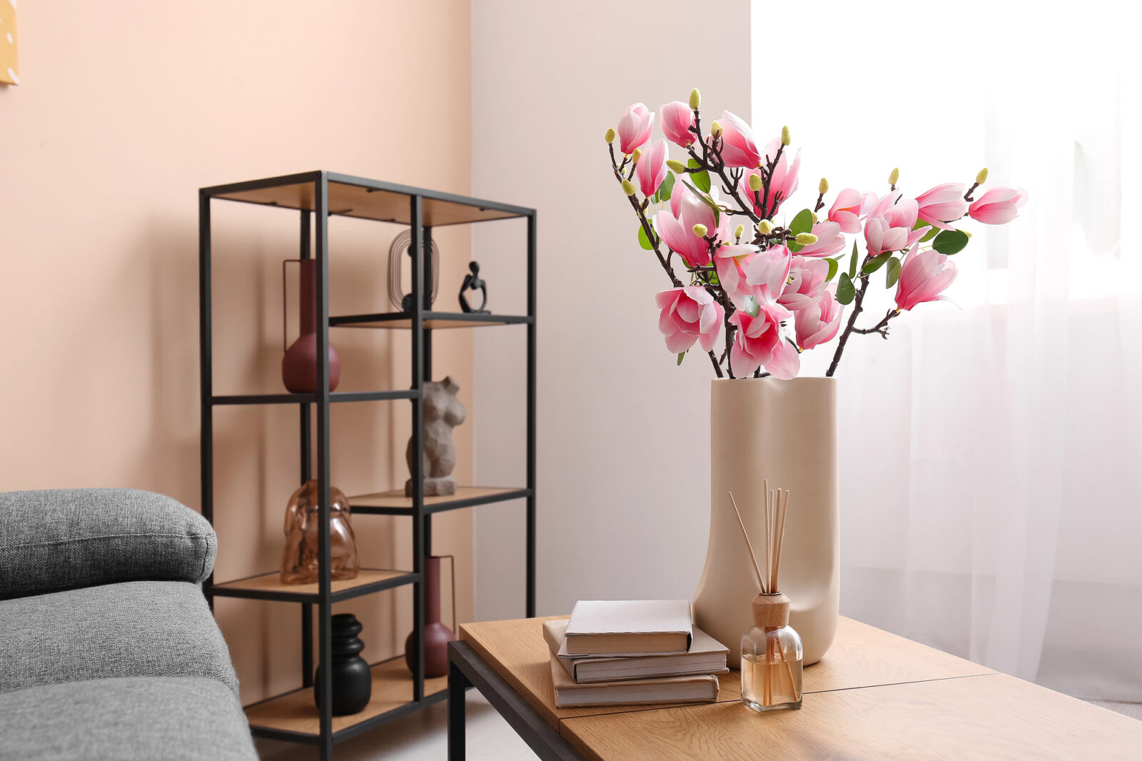 Magnólie ve váze / Foto: Depositphotos